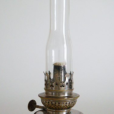 19世紀後期頃のオイルランプ